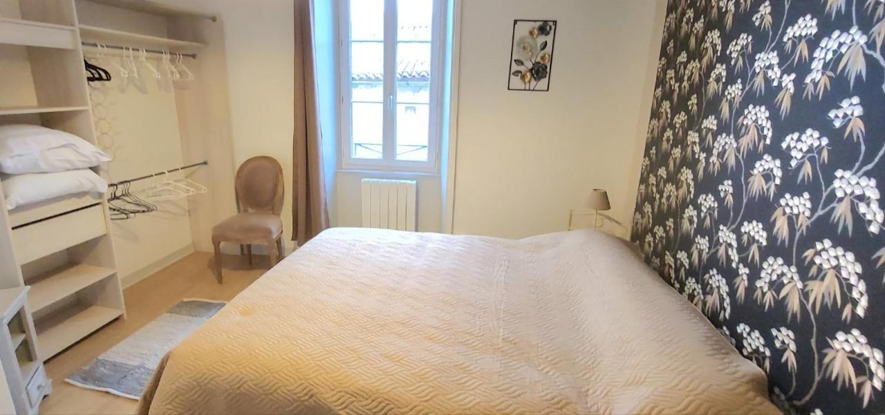 Maison De Ville Avec Terrasse "La Sympathique" Jonzac Εξωτερικό φωτογραφία